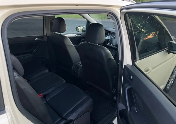 Volkswagen Touran cena 41900 przebieg: 258000, rok produkcji 2017 z Nidzica małe 407